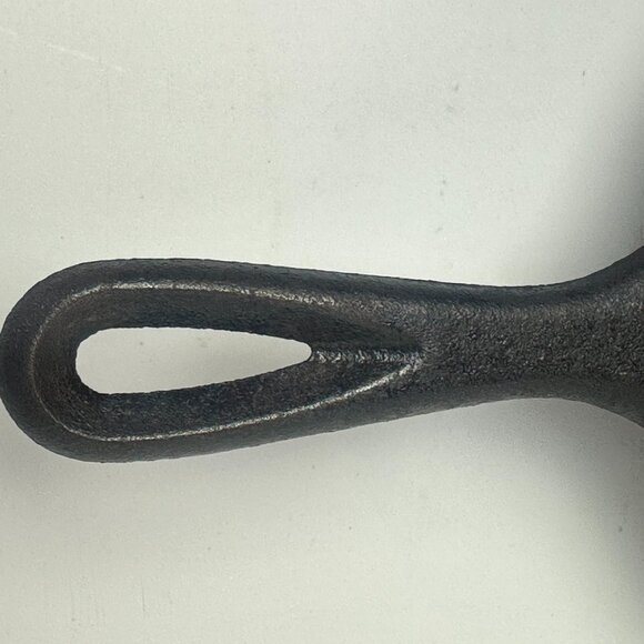 LODGE - Cast Iron Skillet 8" 1.75" H, 8" dia. - SEASONED & READY - Picture 5 of 10